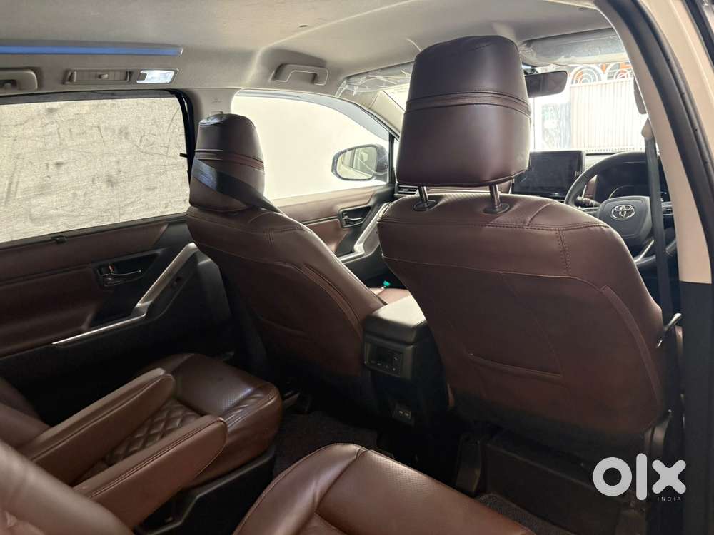 Toyota Innova Hycross 2.0 Vx Hybrid 7 Str, 2025, Petrol