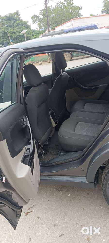 Tata Nexon 1.5 Revotorq Xm (s), 2018, Petrol