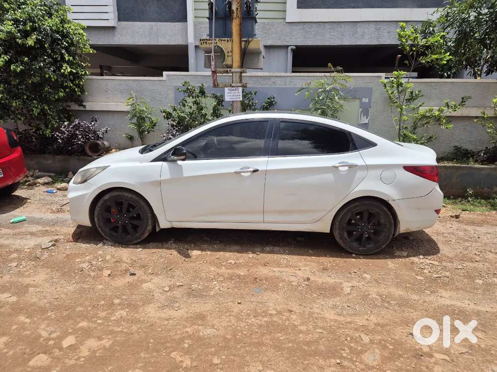Hyundai Fluidic Verna 2013
