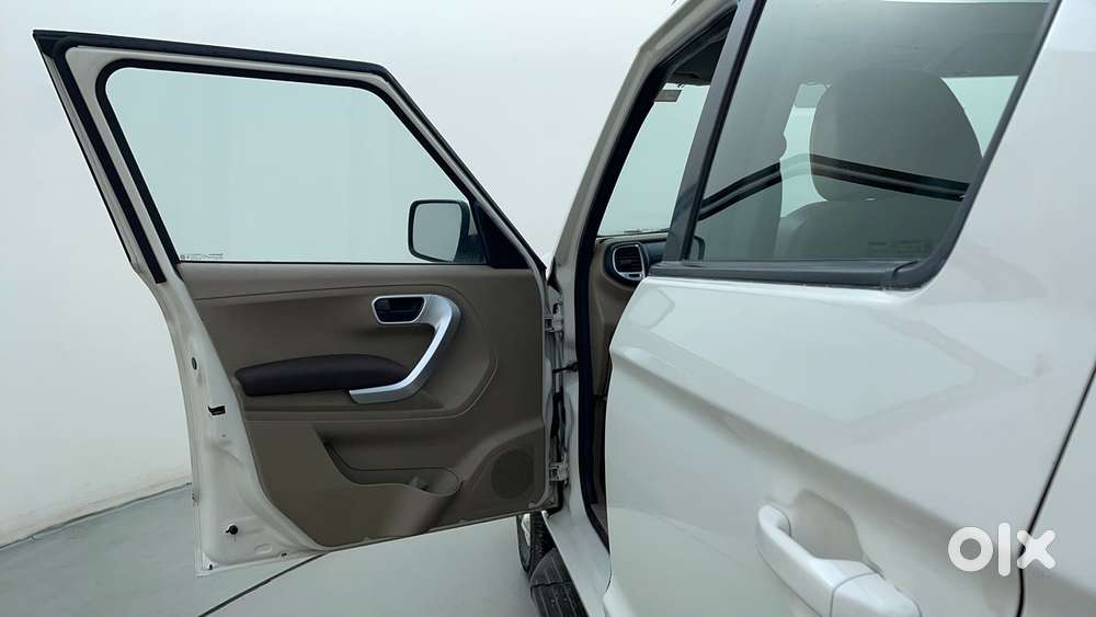 Mahindra Tuv 300 T8, 2015, Diesel