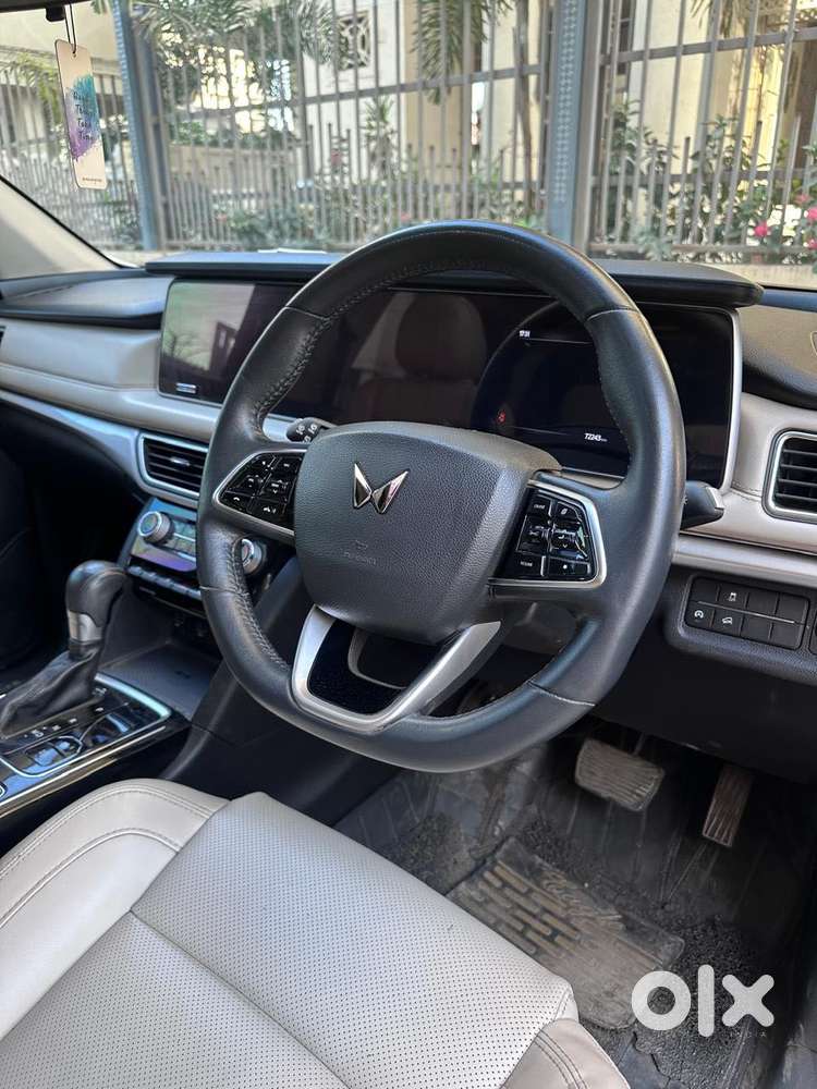 Mahindra Xuv700 2.2 Ax 7 Diesel At Luxury Pack Str, 2023, Diesel