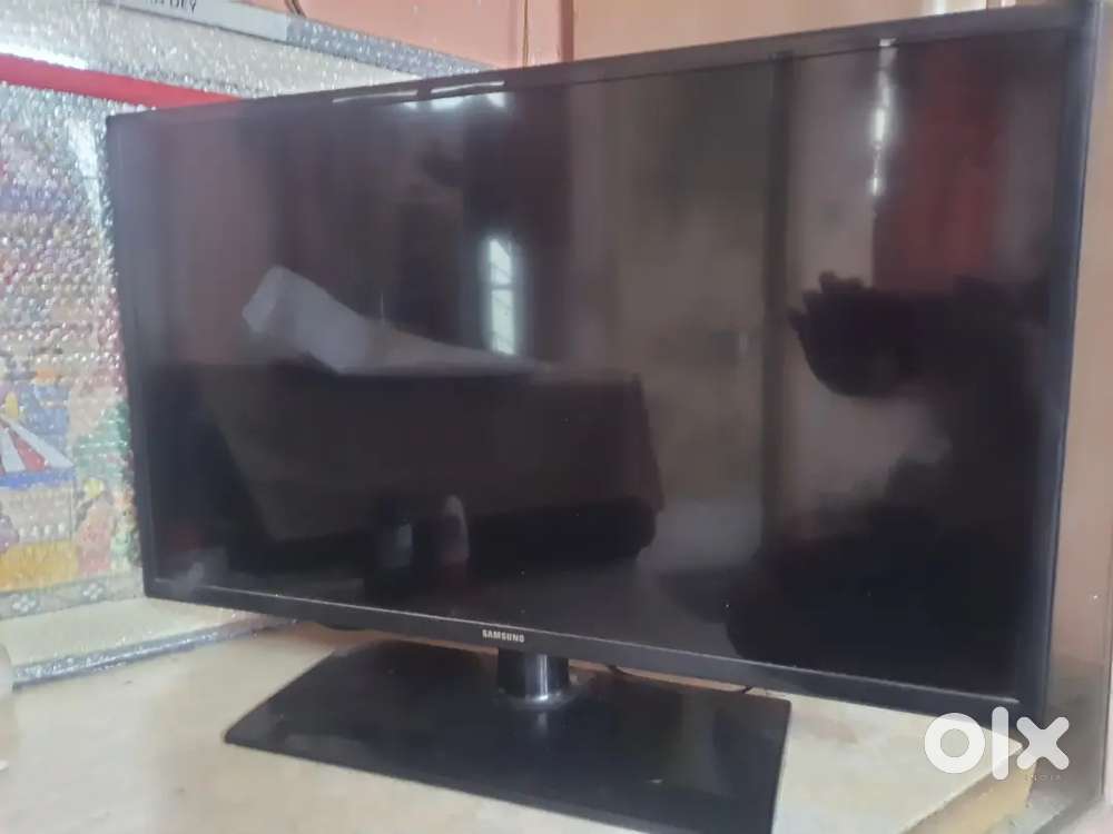 SAMSUNG 32 INCH LCD TV