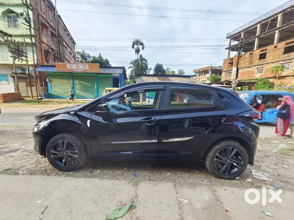 Tata Altroz 1.2 Dark 2023 Edition