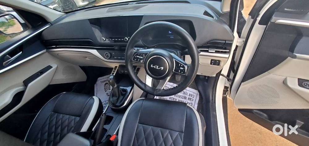 Kia Carens 1.4 Prestige 7 Str, 2023, Petrol