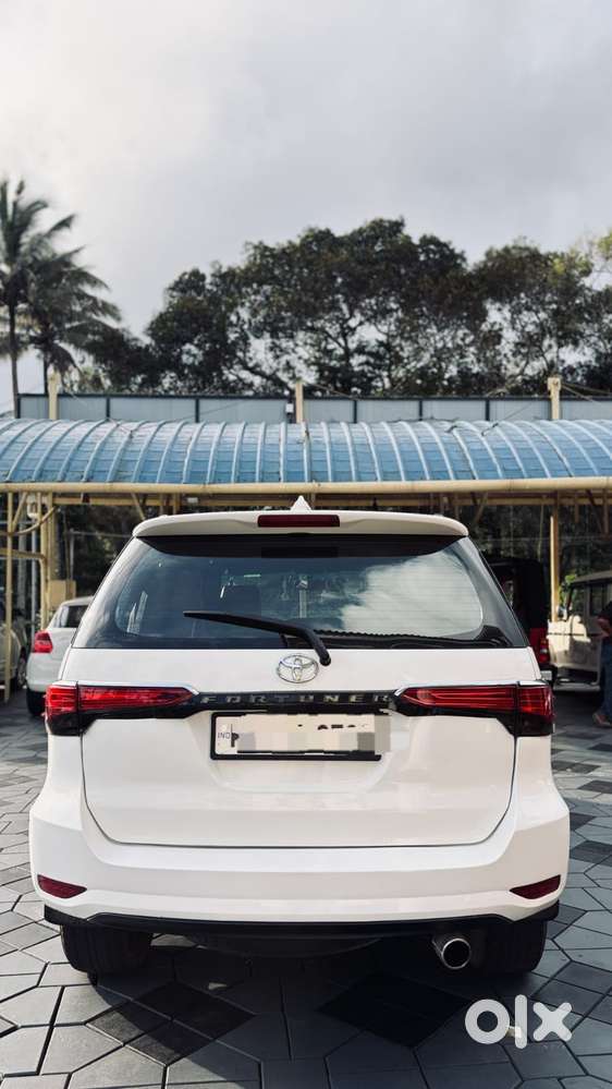 Toyota Fortuner 4x2 Manual, 2011