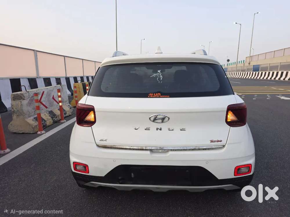 Hyundai Venue 2021 Petrol Well Maintained