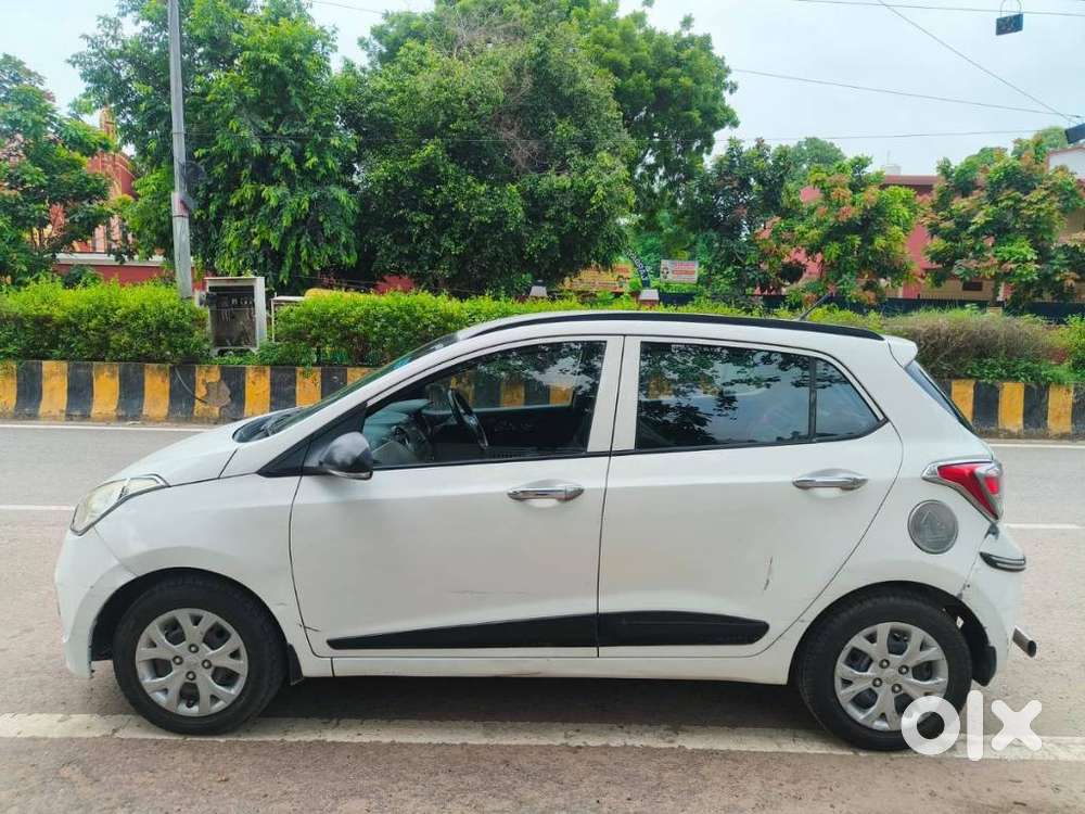 Hyundai Grand I10 Sportz Edition, 2015, Petrol
