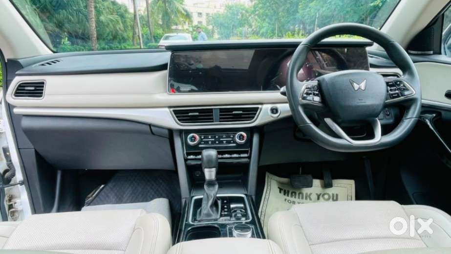 Mahindra Xuv700 Ax7l 6 Str At, 2024, Petrol