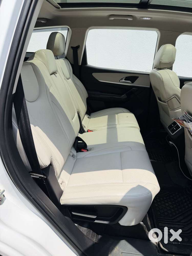 Mahindra Xuv700 2.2 Ax 7 Diesel At Str, 2022, Diesel