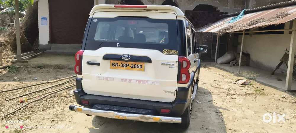 9 Seater Car And Genuine Km Drive With Service Record