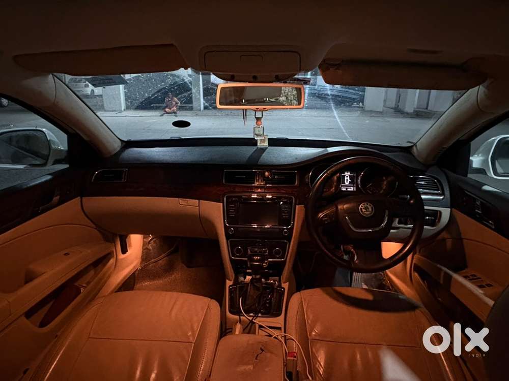 Skoda Superb Elegance 2013 Model