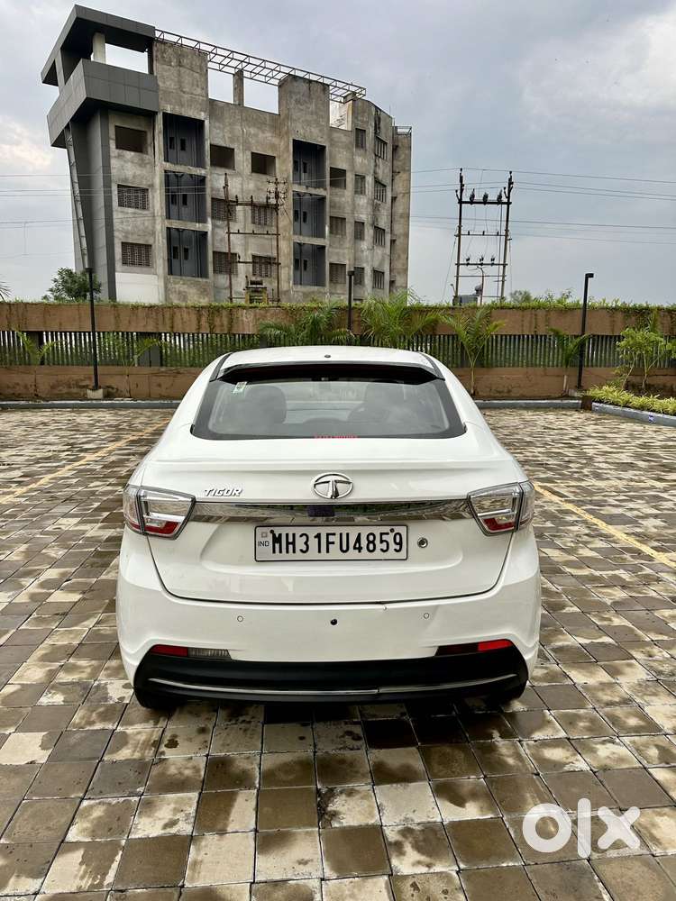 Tata Tigor Xe, 2022, Petrol
