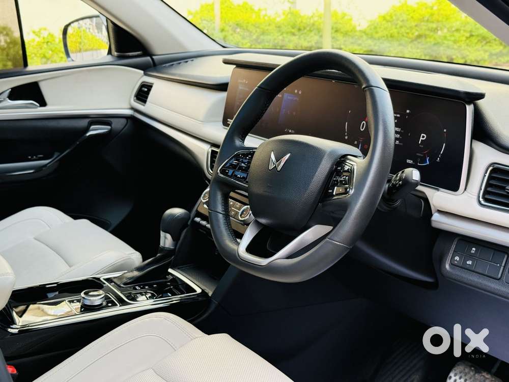 Mahindra Xuv700 2.2 Ax 7 Diesel At Luxury Pack Str, 2024, Diesel