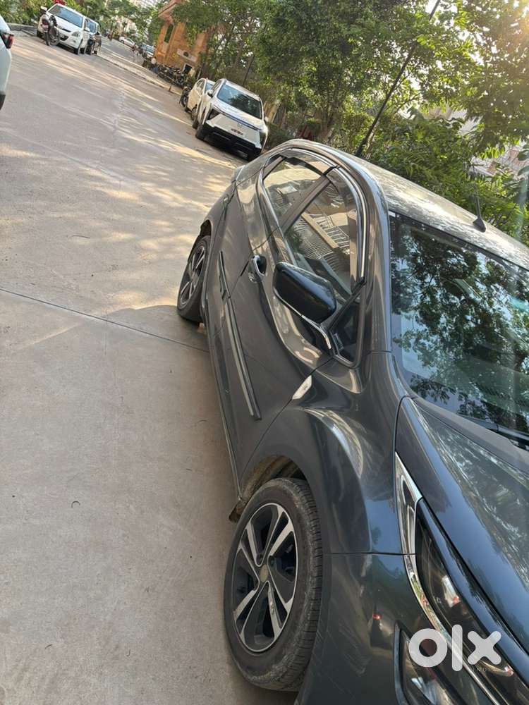 Tata Altroz 2021 Car
