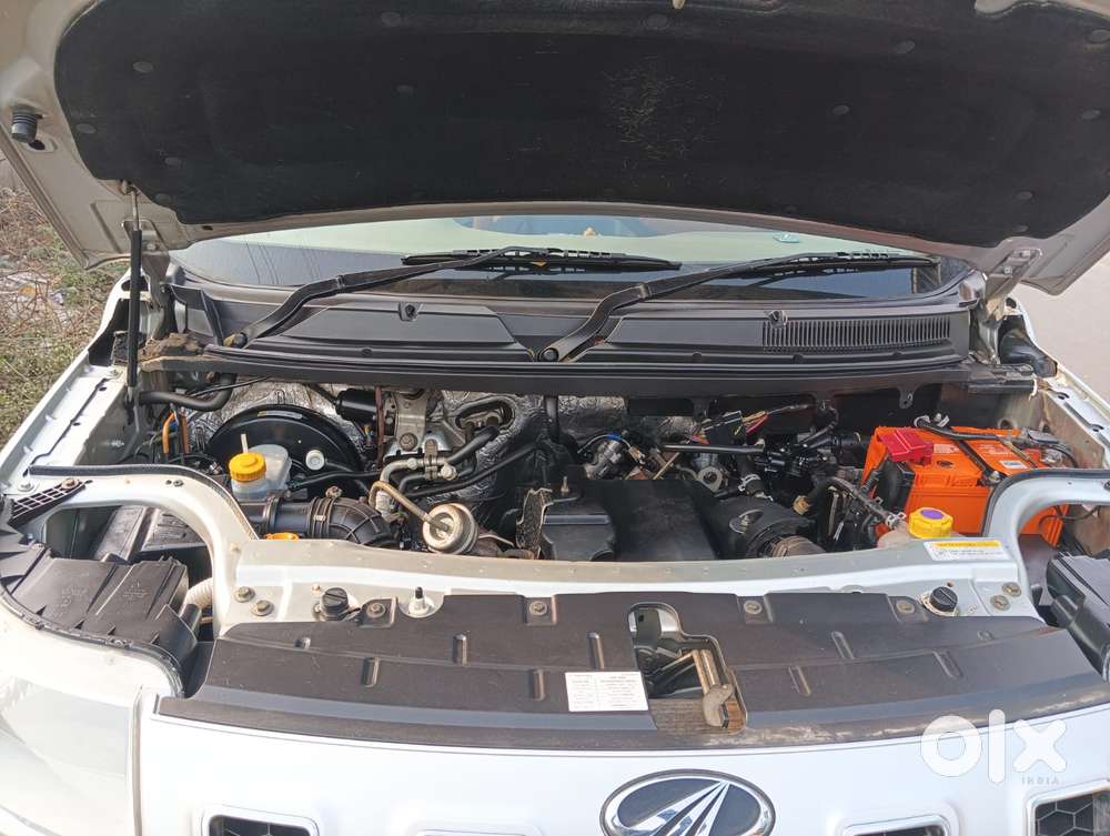 Mahindra Tuv 300 T8, 2016