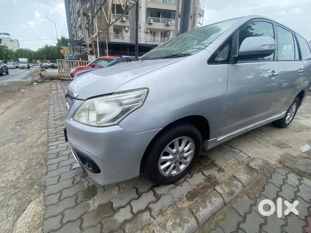 Toyota Innova 2.5 V Diesel 2013