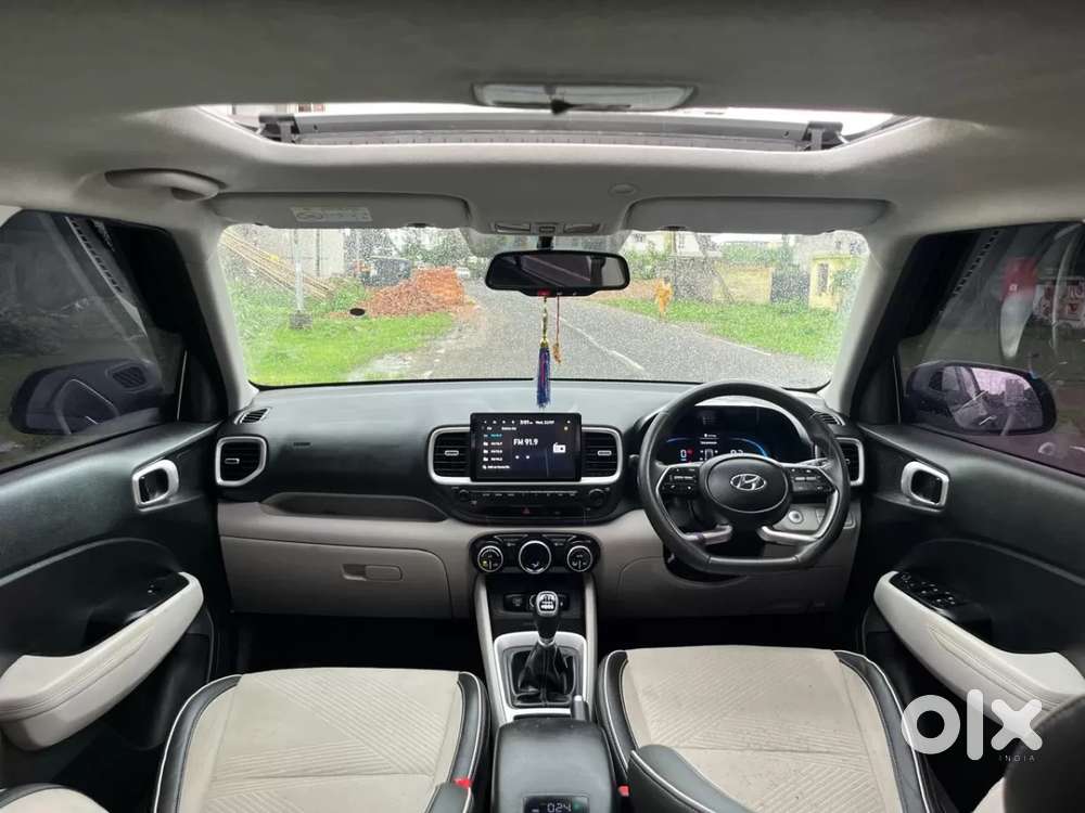 Hyundai Venue Sx (o) Mt 1.5 Diesel, 2023, Diesel