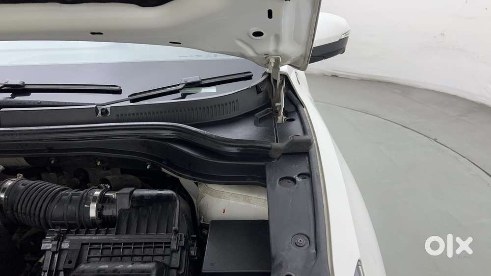 Mahindra Xuv700 2.0 Ax 7 Petrol At Luxury Pack Str, 2022, Petrol