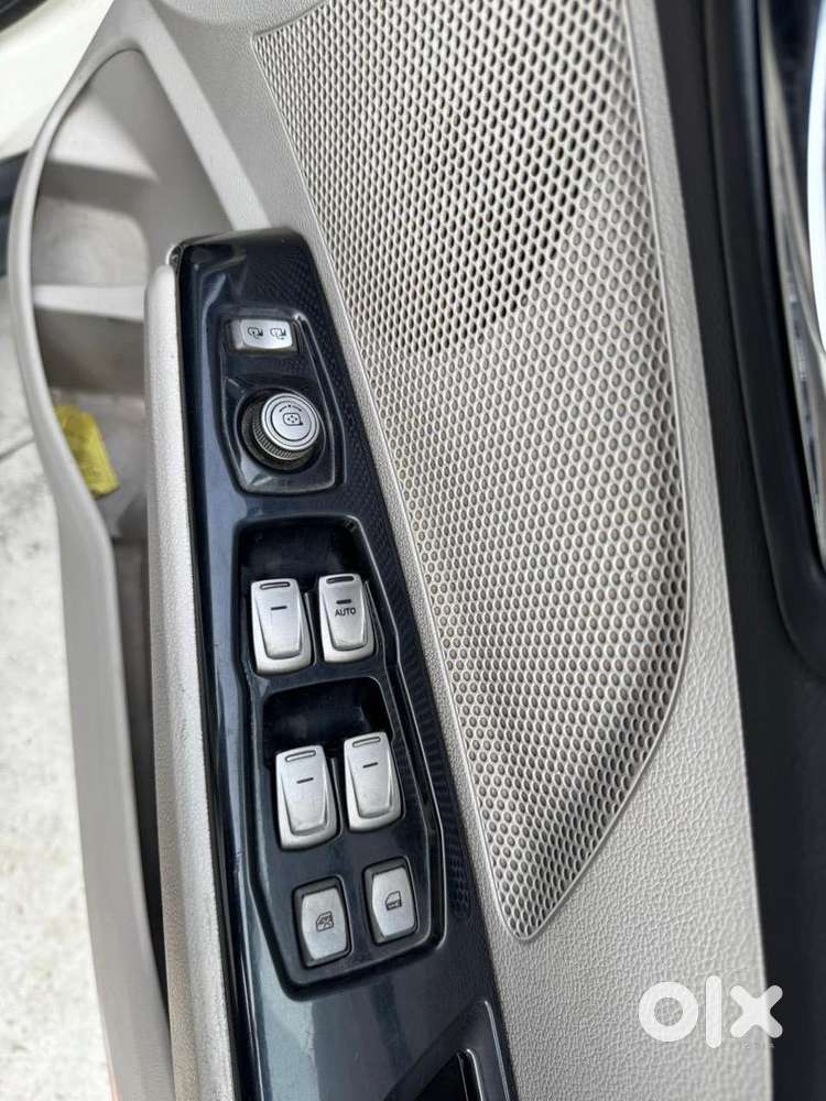 Mahindra Xuv300 2019 Top Model W8 Diesel 92000 Km Driven