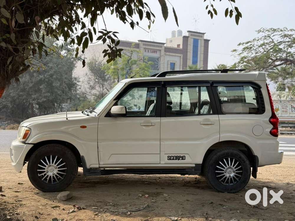 Scorpio Dec 2014  Diesel   1st Owner