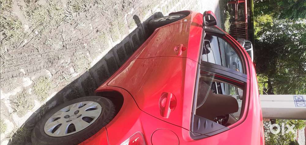 Honda Brio . Vx Mt . 9 Yrs . 12000 Km Driven.
