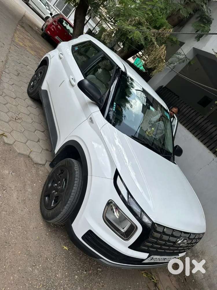 Hyundai Venue Petrol 2024