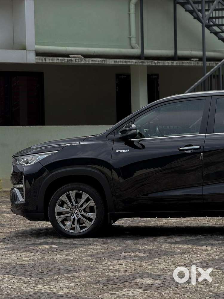 Toyota Innova Hycross 2.0 Zx (o) Hybrid 7 Str, 2023, Petrol