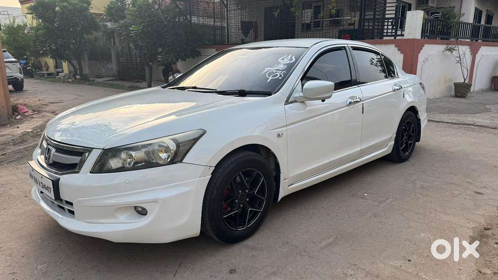 Honda Accord 2010, 2.4 Mt