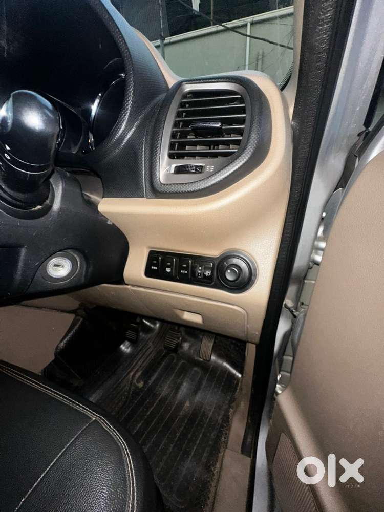 Mahindra Tuv 300 2019