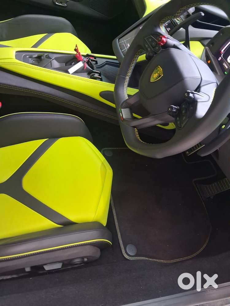 Lamborghini Revuelto Standard, 2026, Petrol