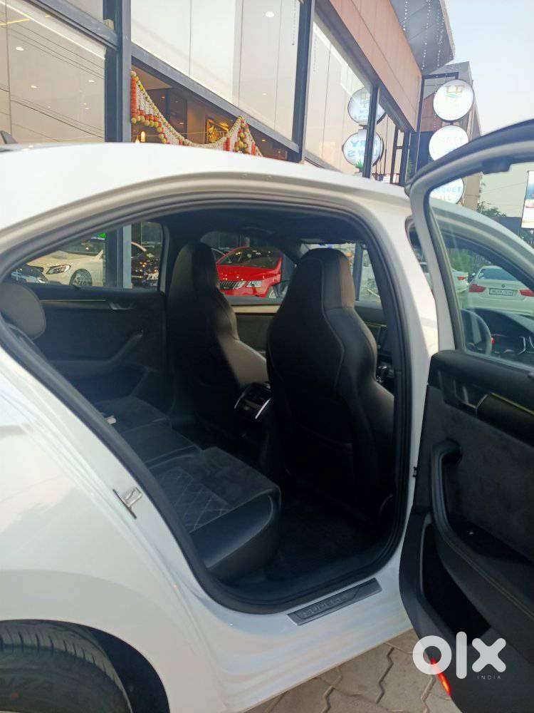 Skoda Superb, 2021, Petrol