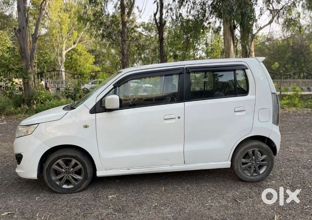 Maruti Suzuki Stingray Vxi, 2014, Petrol