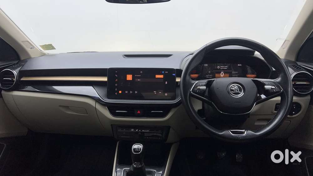 Skoda Slavia Style 1.0l Tsi Mt, 2022, Petrol