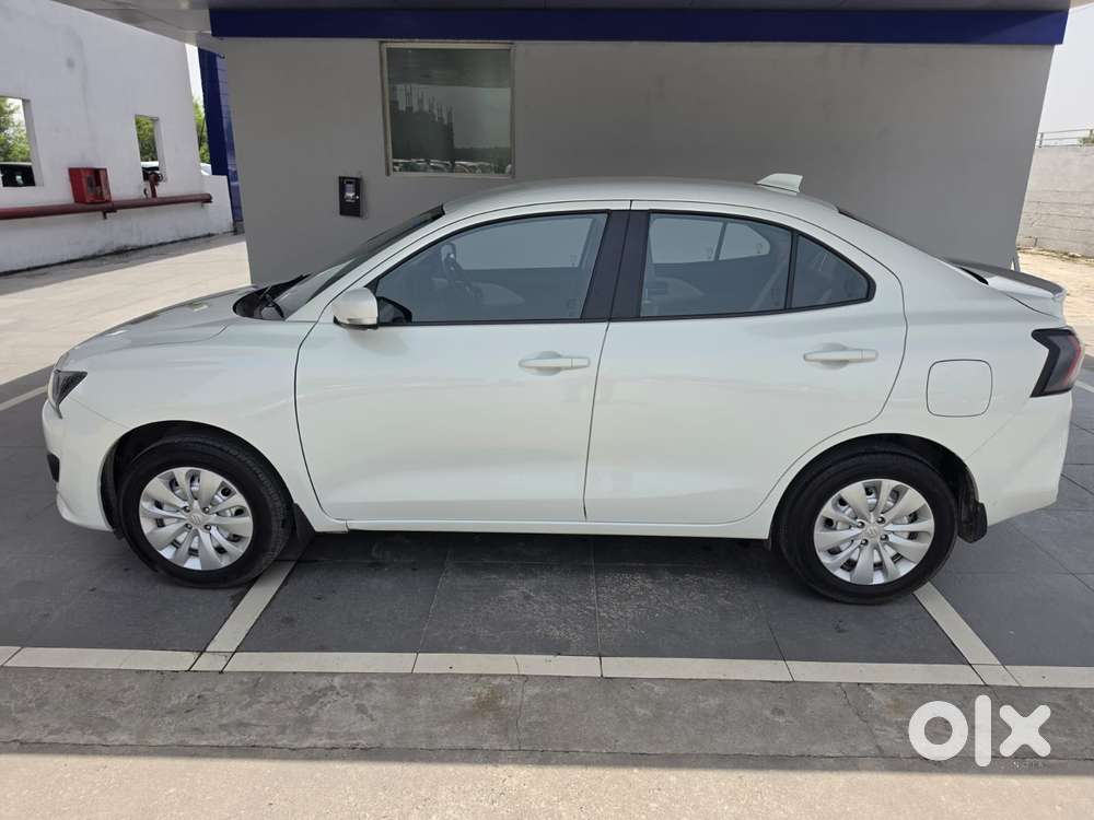 Maruti Suzuki Dzire 1.2 Vxi, 2025, Petrol