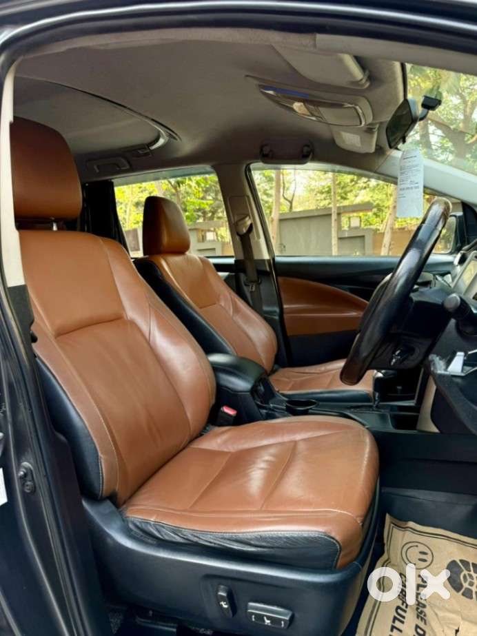 Toyota Innova Crysta 2.8 Zx At 7 Seater, 2016, Diesel