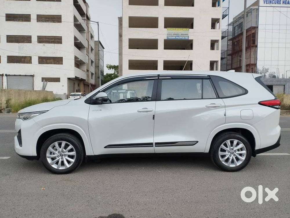 Toyota Innova Hycross 2.0 Vx Hybrid 7 Str, 2025, Petrol