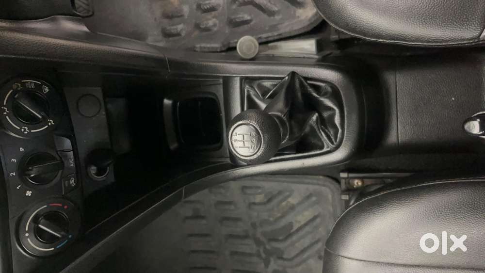 Maruti Suzuki Swift 1.2 Lxi (o), 2017, Petrol