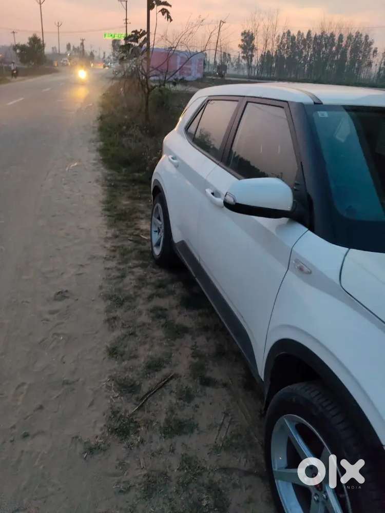 Hyundai Venue 2021 Diesel 83000 Km Driven