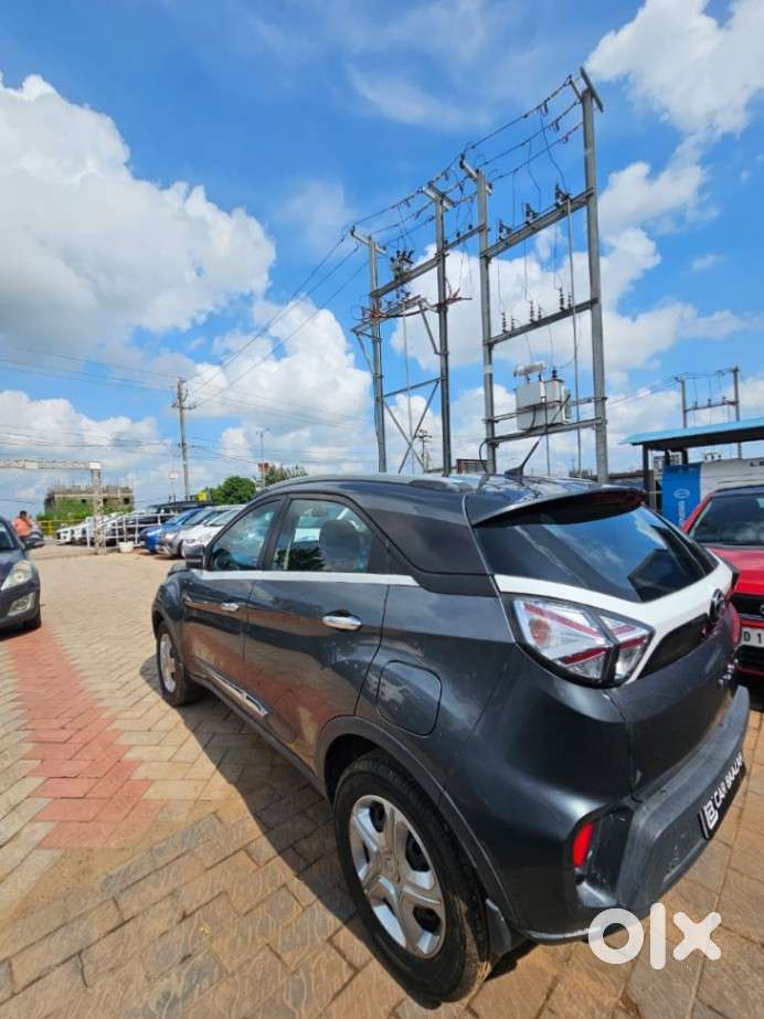 Tata Nexon 1.2 Revotron Xma Amt (s), 2020, Petrol