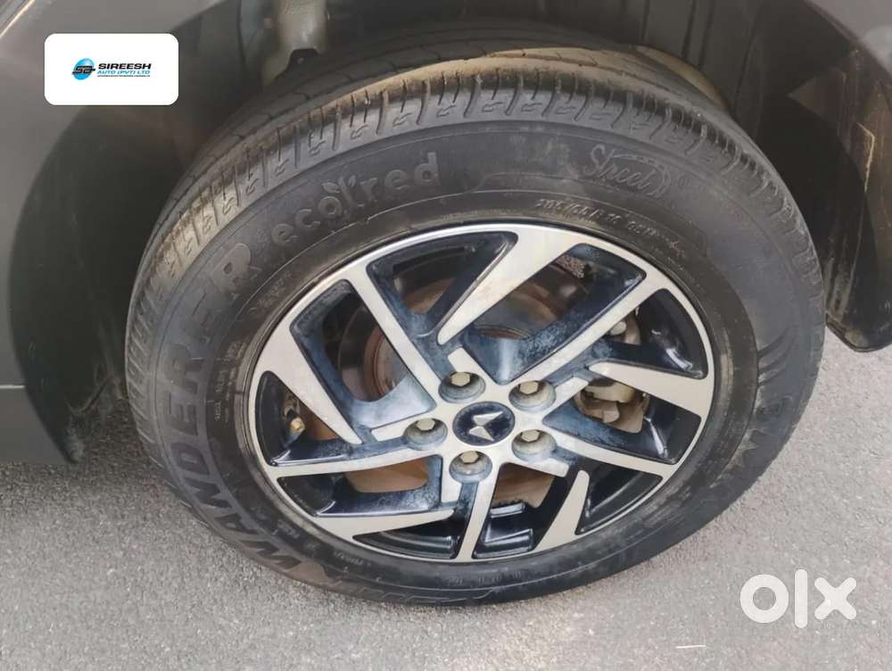 Mahindra Xuv 3xo Ax5 Pm Mt, 2024, Petrol