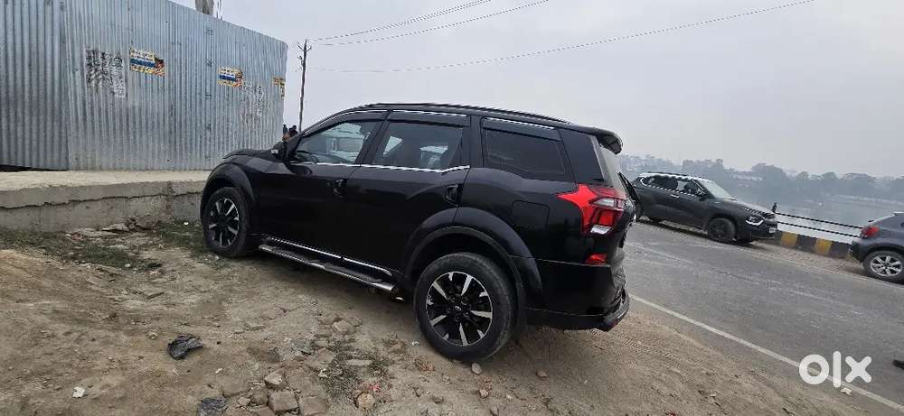 Xuv500 W11 Top Model