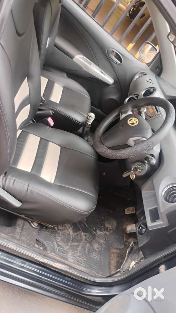 Toyota Etios V, 2012, Petrol