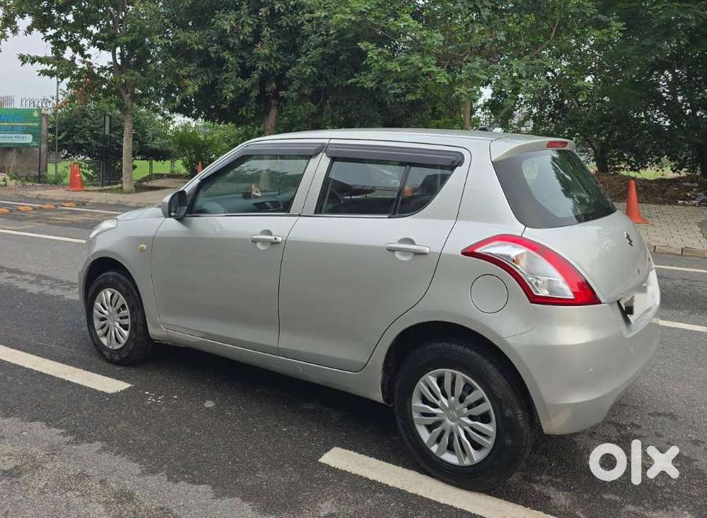 Maruti Suzuki Swift Lxi Optional-o, 2015, Petrol