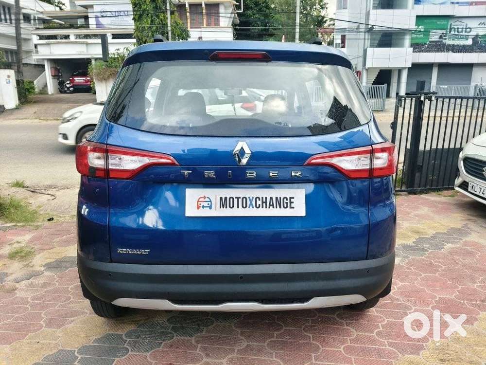 Renault Triber Rxt, 2022, Petrol