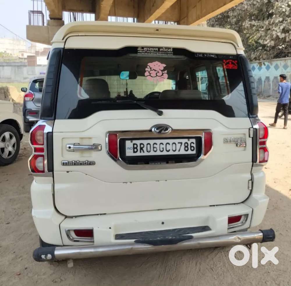 Mahindra Scorpio S6 Plus 2016 Diesel Manual