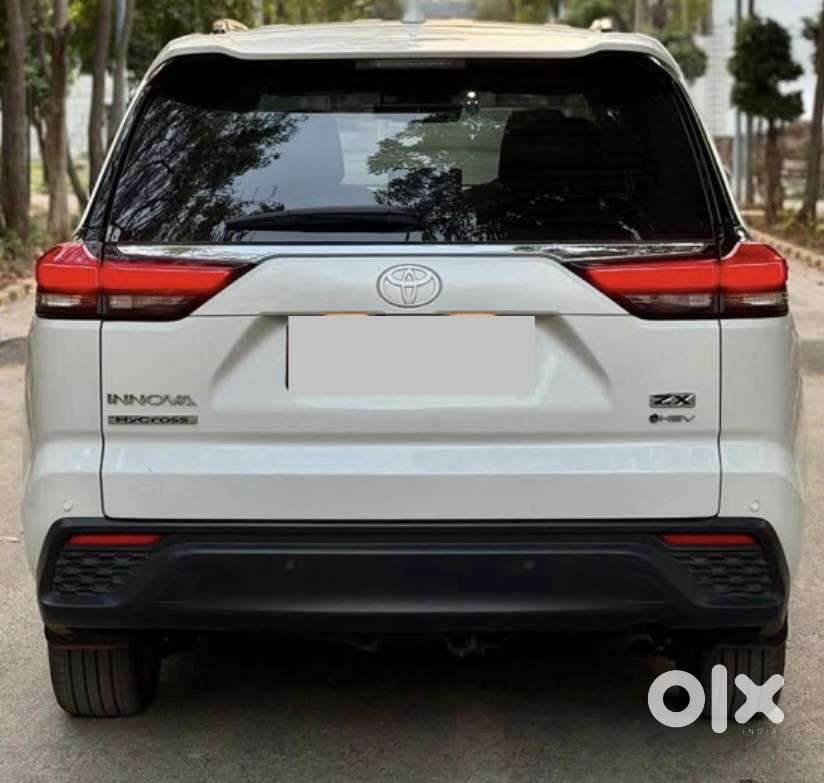 Toyota Innova Hycross 2.0 Zx (o) Hybrid 7 Str, 2025, Petrol