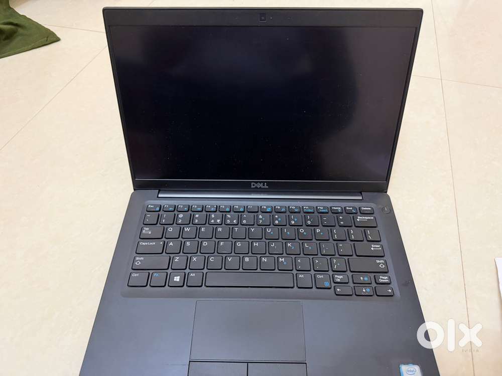 Dell Laptop black colour latitude 7390 8th generation I7 512Gb ssd