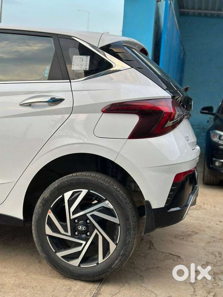 Hyundai New I20 1.2 Asta (o) Mt, 2024, Cng & Hybrids