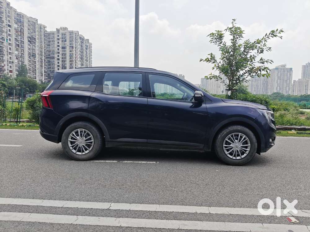 Mahindra Xuv700 2.0 Ax 3 Petrol Mt 5 Str, 2022, Petrol