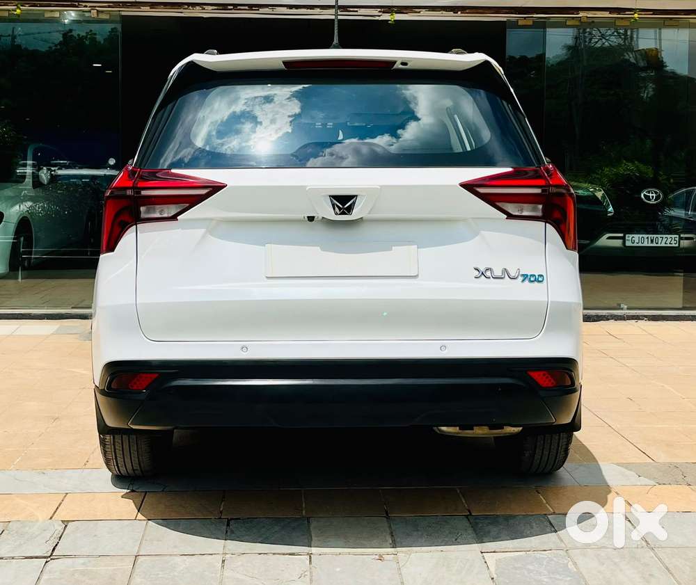 Mahindra Xuv700 Mx Petrol Mt 5 Str (e), 2022, Petrol
